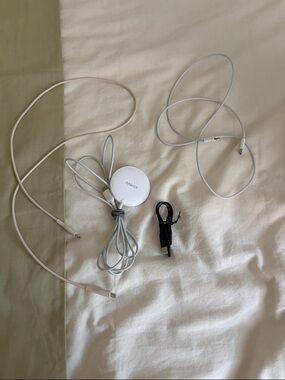 USB-C  and Lightning Chargers